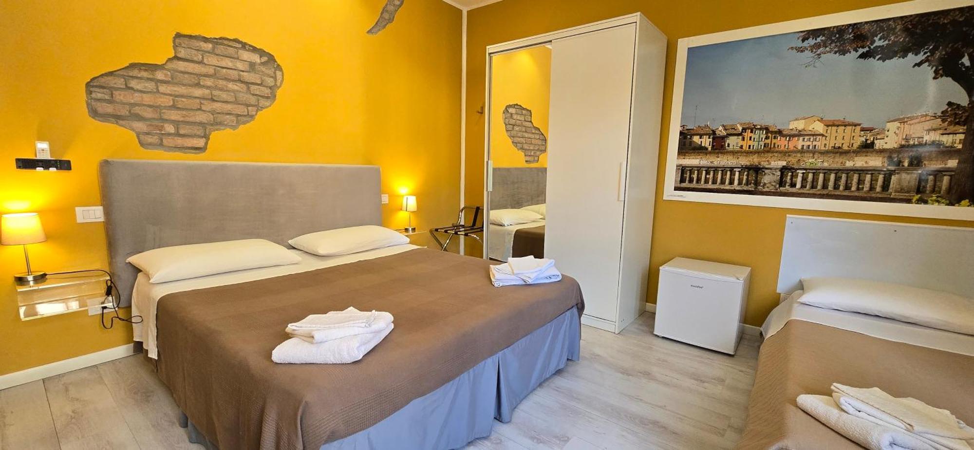Forumguesthouse Center Parking بارما المظهر الخارجي الصورة