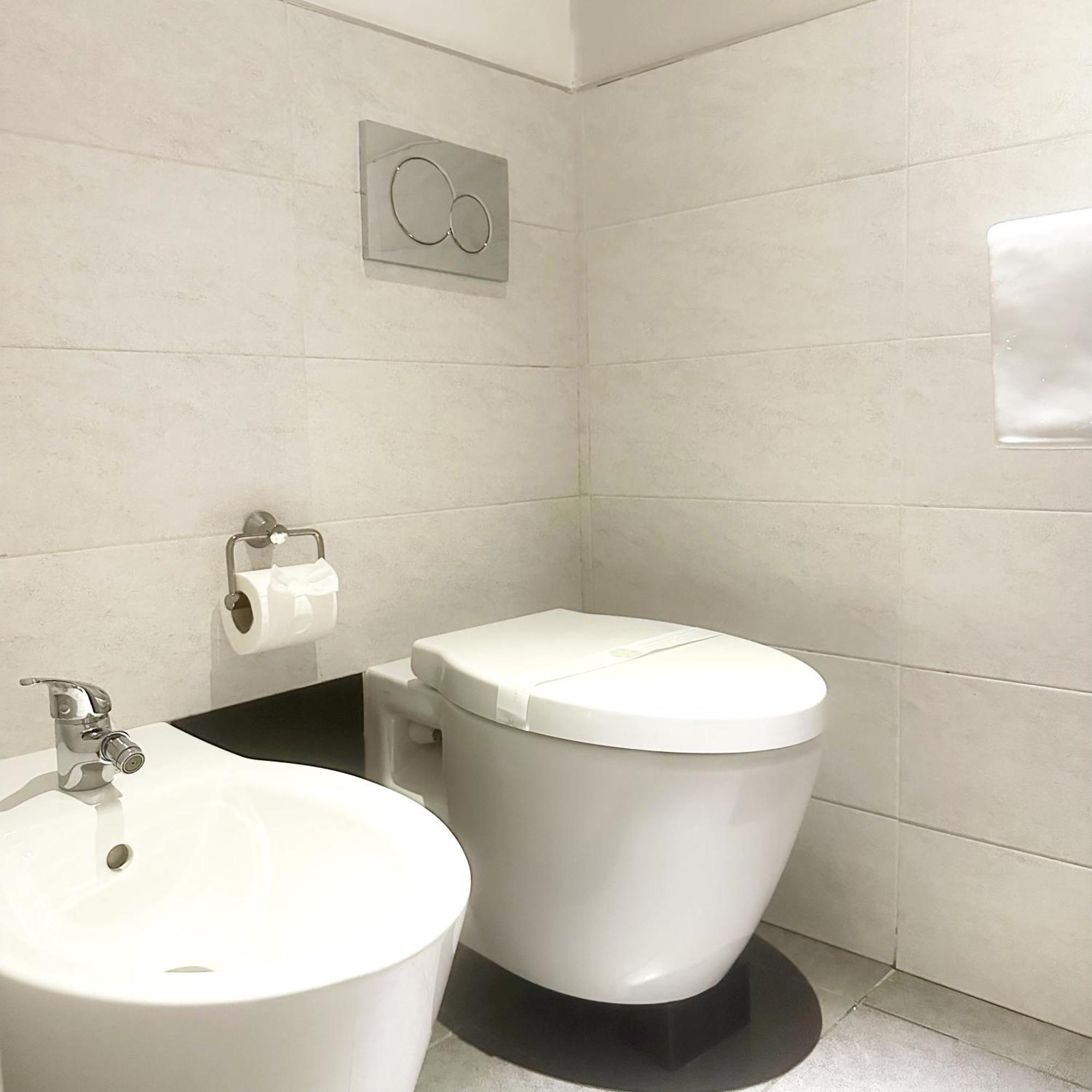 Forumguesthouse Center Parking بارما المظهر الخارجي الصورة