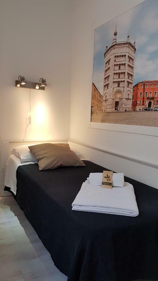 Forumguesthouse Center Parking بارما المظهر الخارجي الصورة